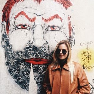 Meet your Posher, Madeline